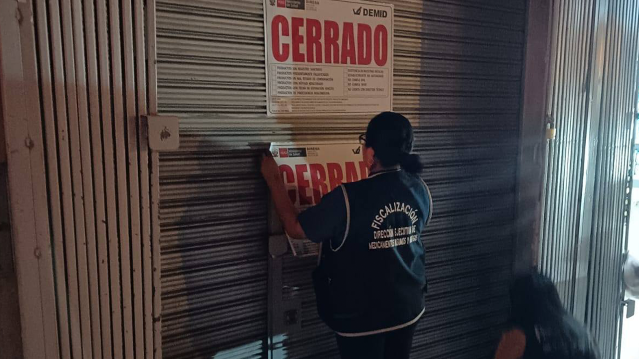 Clausuran dos boticas clandestinas en Tacna por vender medicamentos vencidos